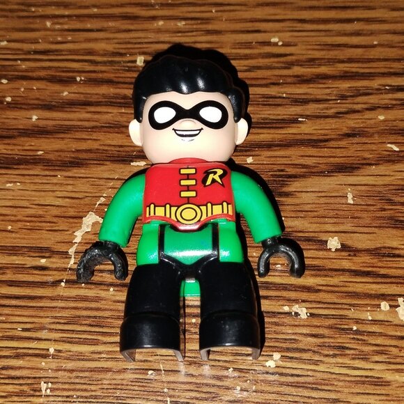 LEGO Duplo Robin from Batman Mini Figure - Picture 1 of 2